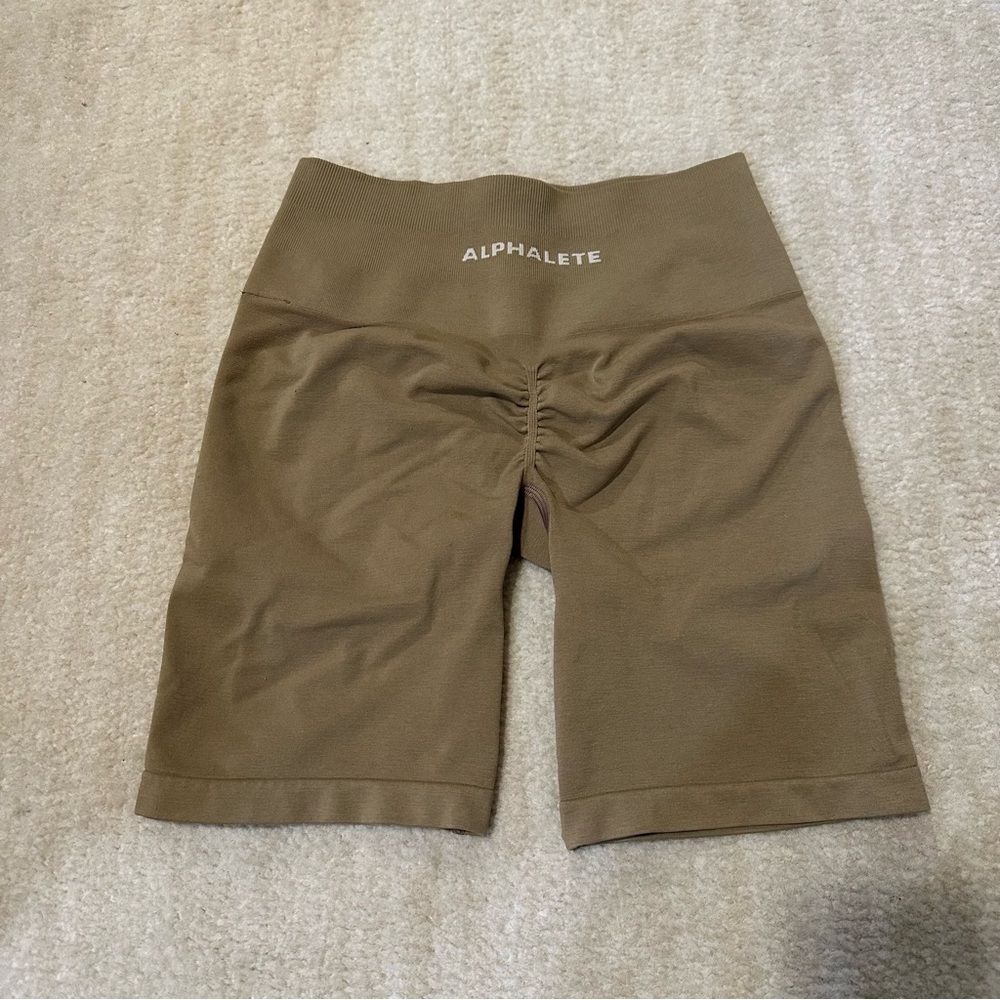 alphalete amplify chai shorts 6.5”